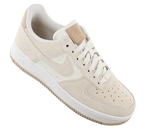 nike beige schoenen